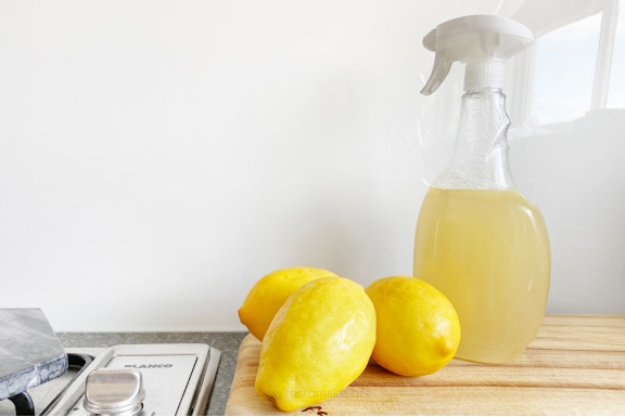 Cleaning with Lemon and Vinegar